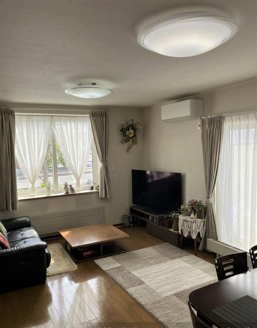 Spacious 5LDK Detached House in Sapporo's Atsubetsu Area - Thumbnail 2