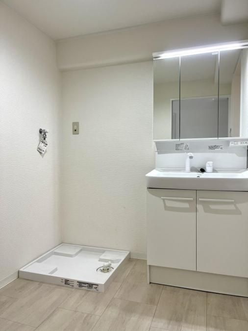 2LDK Apartment for Sale in Toyonaka, Osaka - 60m2 - Thumbnail 4