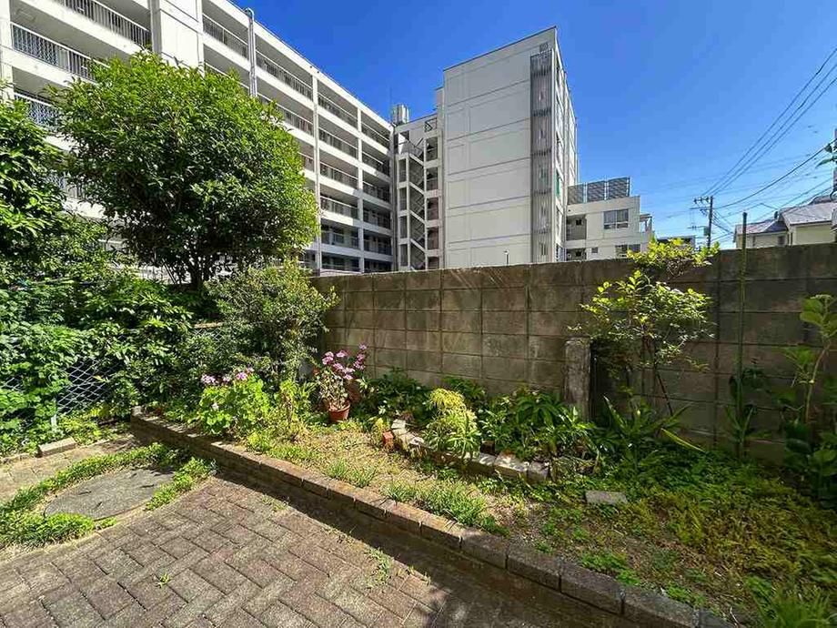 1LDK Apartment for Sale in Kanagawa Ward, Yokohama with Private Garden - Thumbnail 2