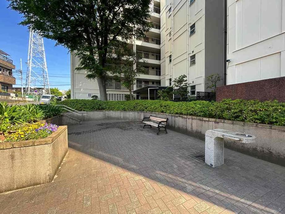 1LDK Apartment for Sale in Kanagawa Ward, Yokohama with Private Garden - Thumbnail 3