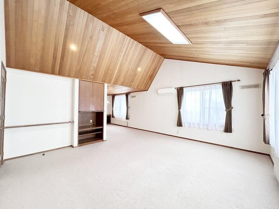 6LDK+S House for Sale in Higashi-ku, Sapporo, 357.5m² Land - Thumbnail 2