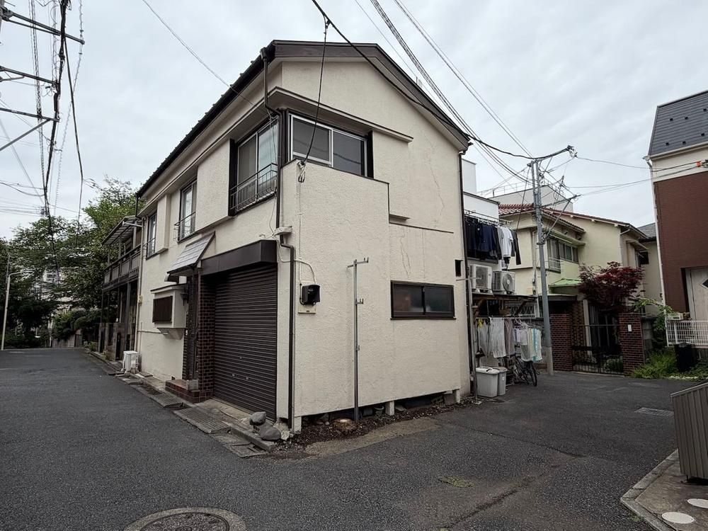 2DK Detached House for Sale in Shibuya, Tokyo - 67.76m² - Thumbnail 2