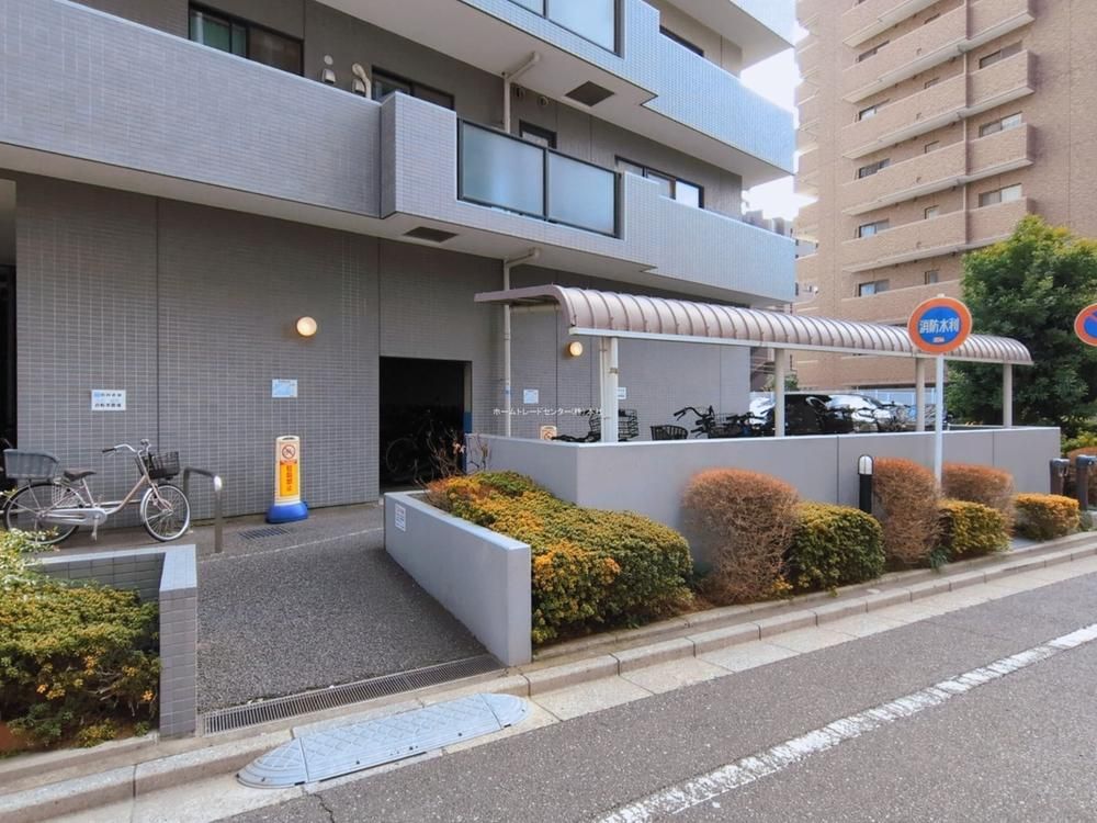 3LDK Renovated Apartment for Sale near Kitaurawa Station in Saitama - Thumbnail 3