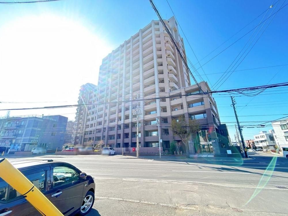 3LDK Apartment for Sale in Sapporo Nishi Ward - Thumbnail 2