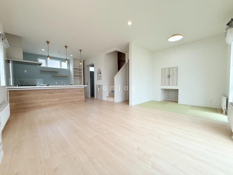 4LDK Newly Built House in Sapporo's Atsubetsu Ward with 315m2 Land - Thumbnail 3