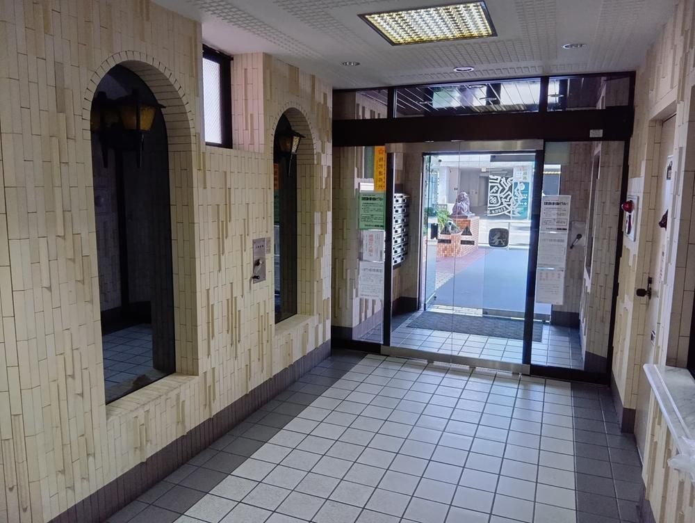 Renovated 2LDK Apartment in Sendai, Miyagi - 126 sqm - Thumbnail 4