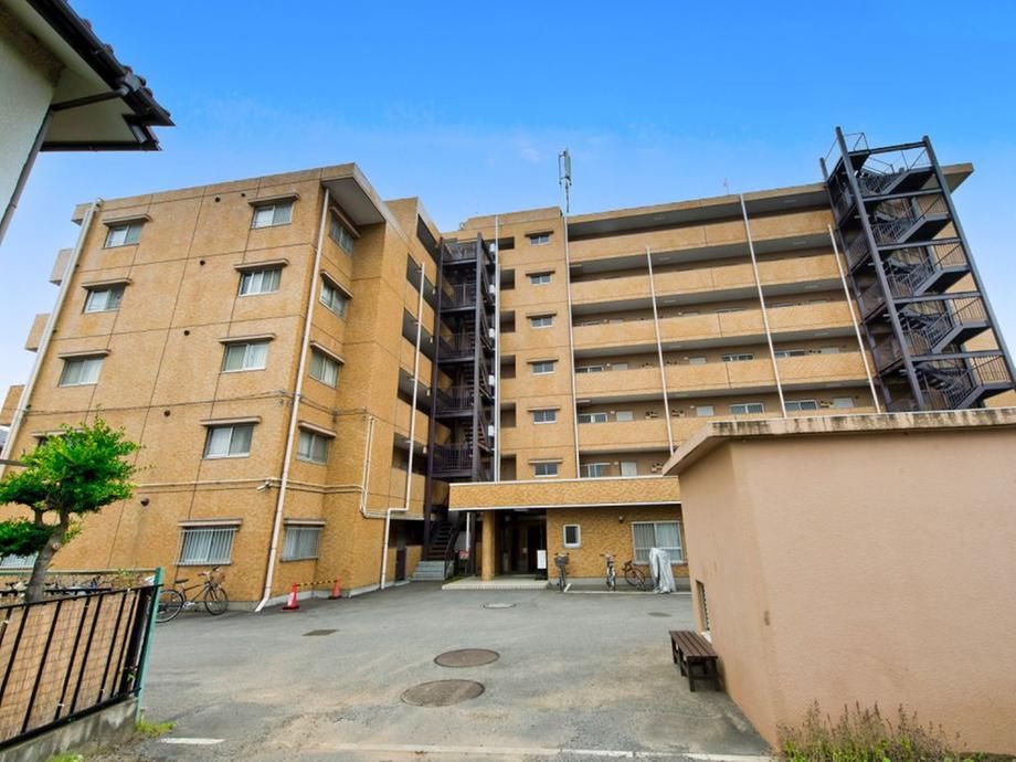 3DK Apartment for Sale in Totsuka, Yokohama - 54.45m2 - Thumbnail 2