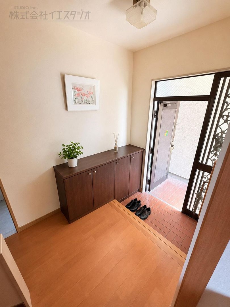 Renovated 4LDK House for Sale in Fussa City, Tokyo - Thumbnail 3