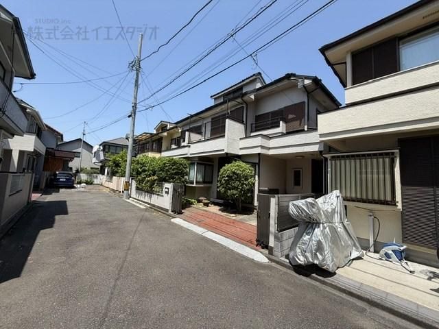Renovated 4LDK House for Sale in Fussa City, Tokyo - Thumbnail 2