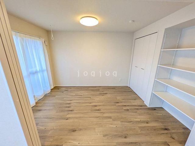 3LDK Apartment for Sale in Higashi-ku, Sapporo, 63.14m2 with Renovation - Thumbnail 3