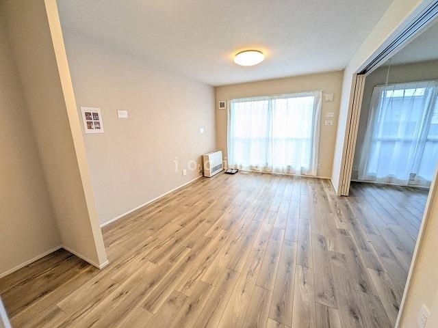 3LDK Apartment for Sale in Higashi-ku, Sapporo, 63.14m2 with Renovation - Thumbnail 2