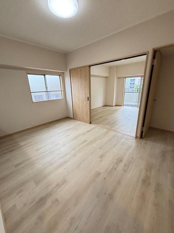 Renovated 2DK Apartment in Niigata Furumachi Twin Towers - Thumbnail 3