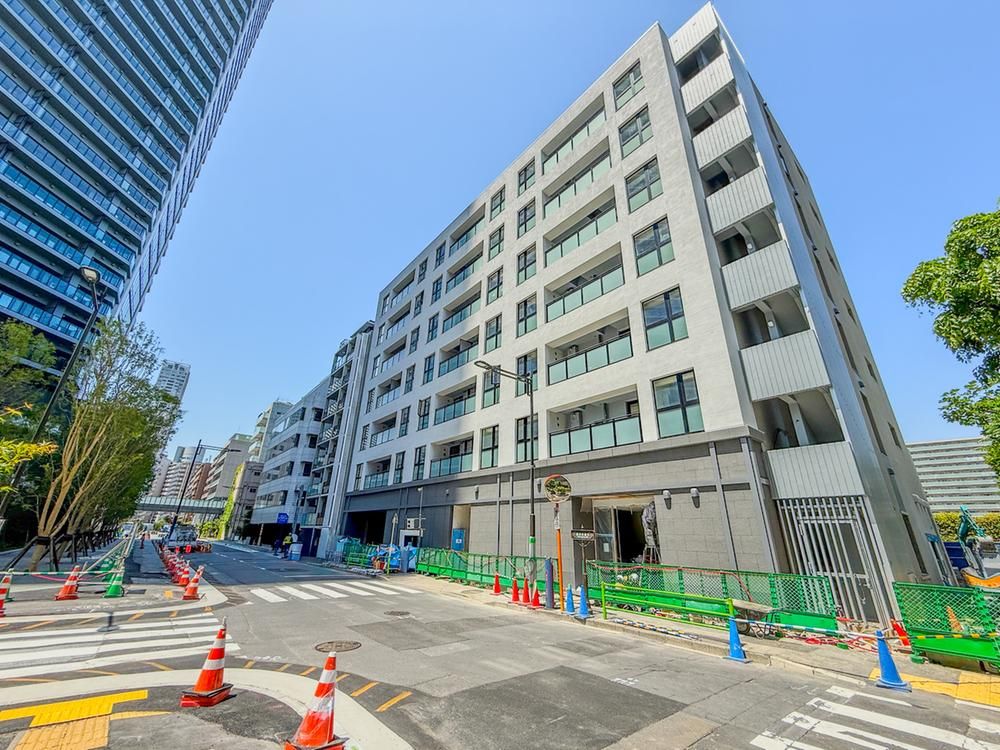Advancity Tsukishima Top-Floor Studio Apartment in Chuo, Tokyo - Thumbnail 2