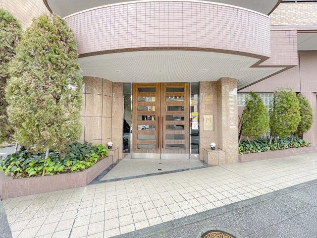 Renovated 3LDK Apartment in Yokohama Nishi Ward - Thumbnail 2