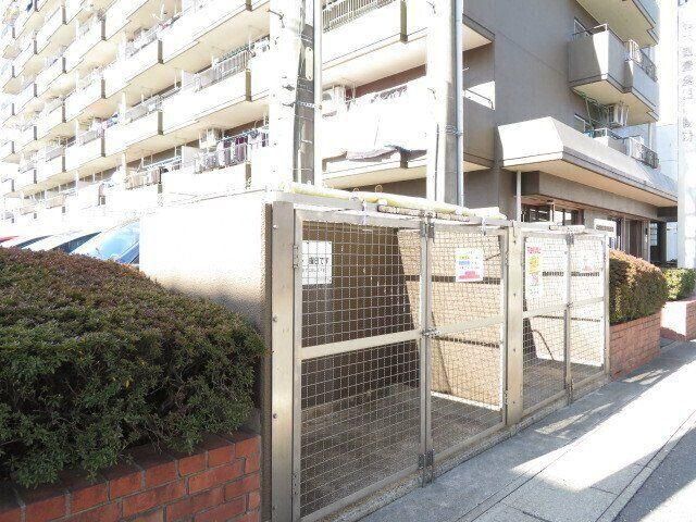 Renovated 2LDK Apartment for Sale in Kuwana City, Mie - Thumbnail 2