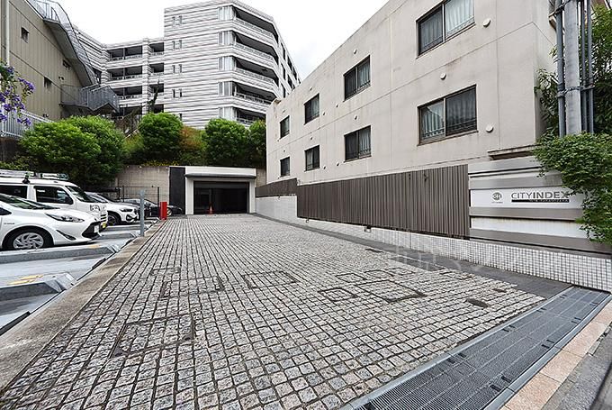 2LDK Renovated Apartment in Minato, Tokyo Near Sengakuji Station - Thumbnail 2
