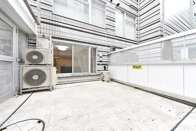 2LDK Renovated Apartment in Minato, Tokyo Near Sengakuji Station - Thumbnail 3