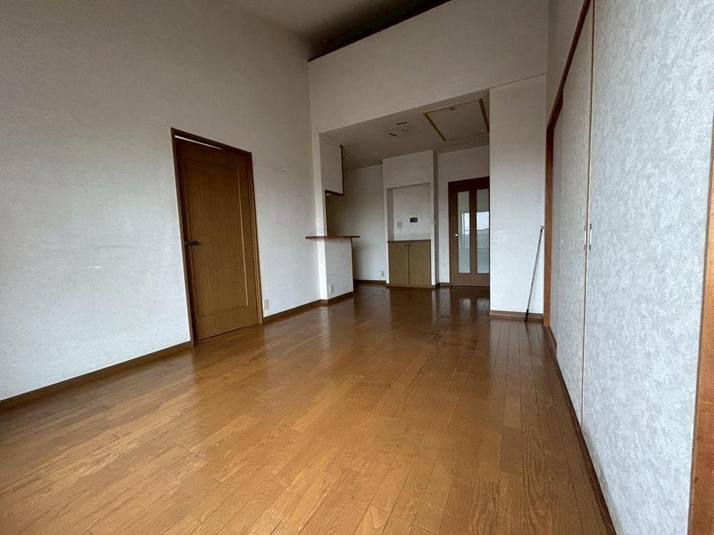 4LDK Top Floor Corner Apartment in Hakata-ku, Fukuoka - Thumbnail 4