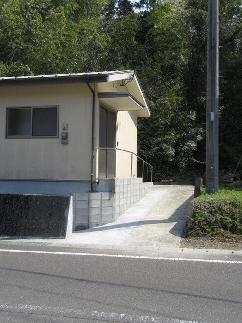 1LDK Detached House for Sale in Miyazaki City, Miyazaki - Thumbnail 3