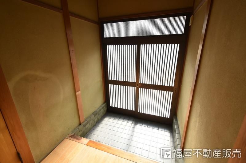 6LDK Detached House for Sale in Akashi, Hyogo - 6800000 Yen - Thumbnail 3