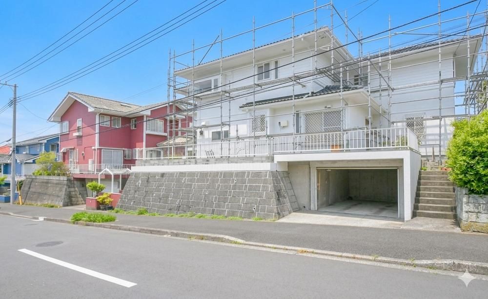 Renovated 6LDK House with Sea View in Nokendai, Yokohama - Thumbnail 2