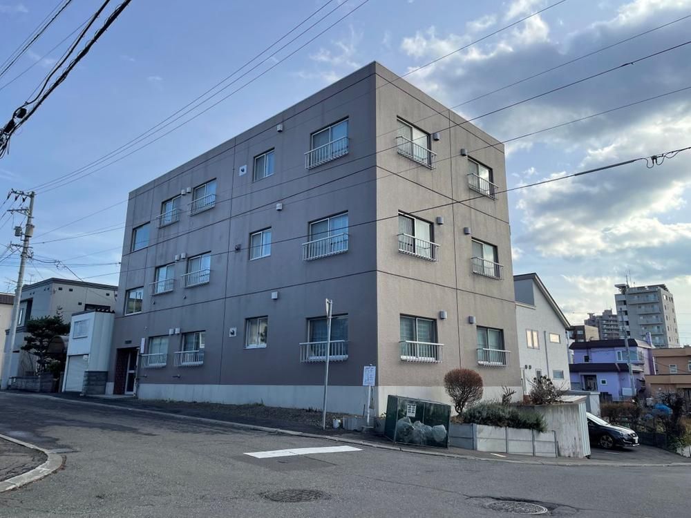 4LDK Apartment for Sale in Toyohira, Sapporo - 94.63 sqm - Thumbnail 2