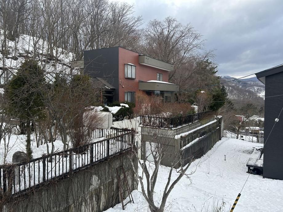 1085m2 Land for Sale in Maruyama, Chuo Ward, Sapporo - Thumbnail 3