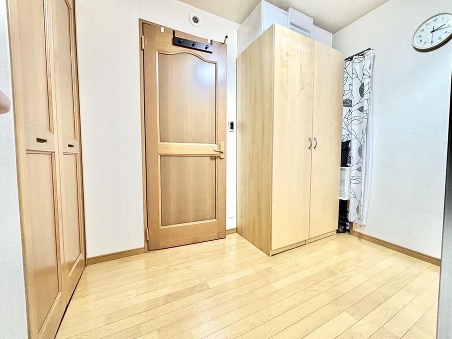 3LDK Apartment for Sale in Kawasaki-ku, Kanagawa - Image 1