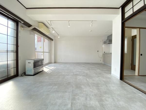 Renovated 2LDK Apartment in Sapporo Toyohira Ward 52.8m² - Thumbnail 2