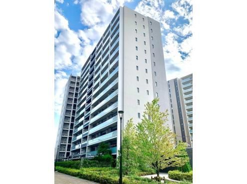 Modern 2LDK Apartment in Kashiwa-no-ha, Chiba Near Station - Thumbnail 2