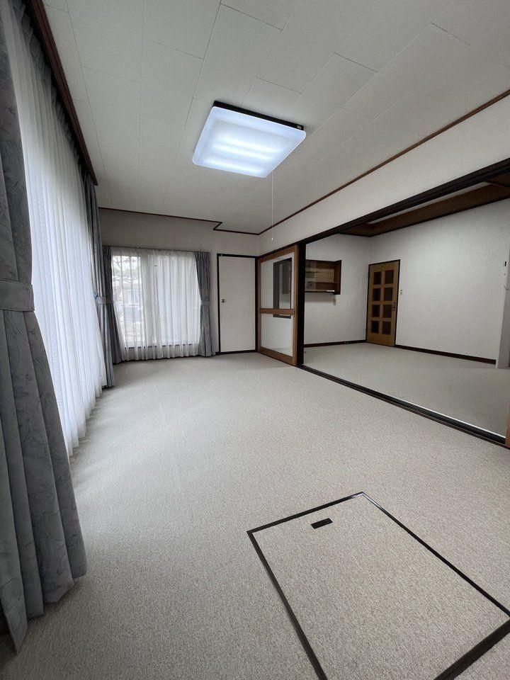 7DK House for Sale in Eniwa, Hokkaido - 323m2 Land - Thumbnail 3