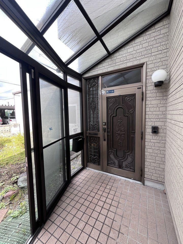 7DK House for Sale in Eniwa, Hokkaido - 323m2 Land - Thumbnail 2