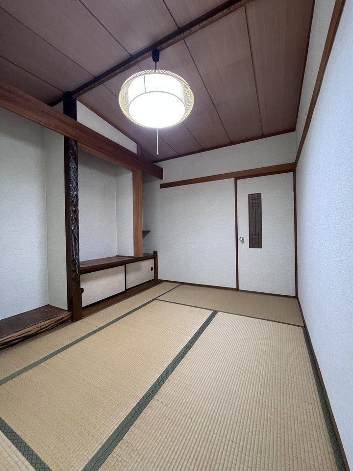 7DK House for Sale in Eniwa, Hokkaido - 323m2 Land - Thumbnail 4