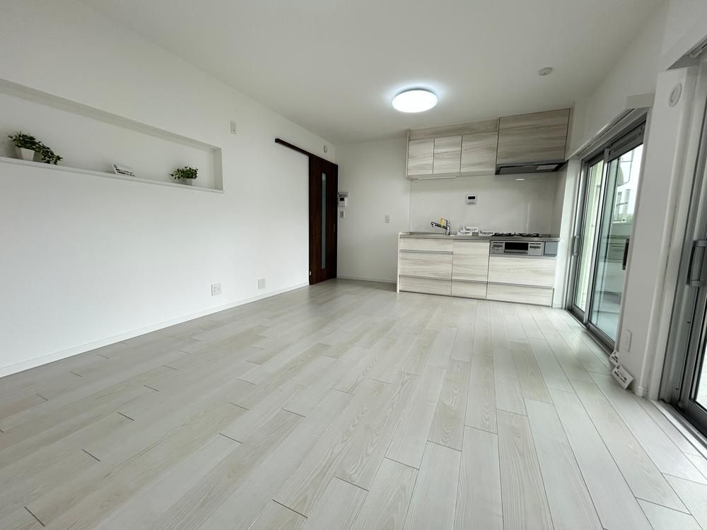 2LDK Renovated Apartment Near Mutsuura Station, Yokohama - Thumbnail 4