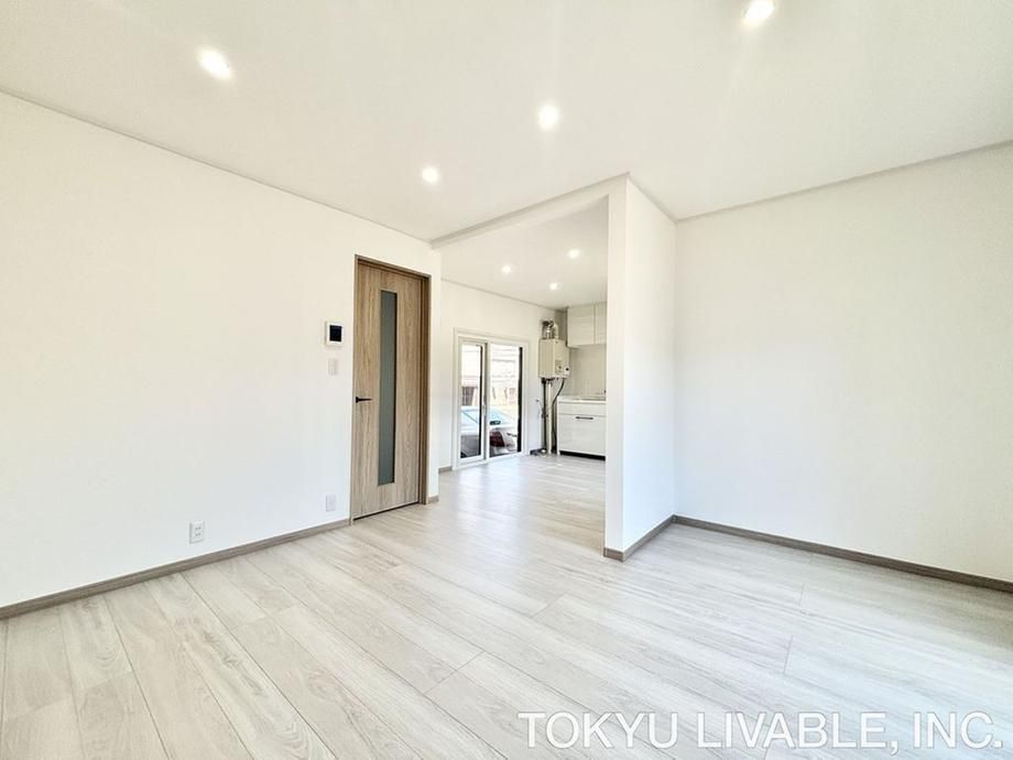 3LDK Renovated Townhouse for Sale in Sapporo Nishi Ward - Thumbnail 4