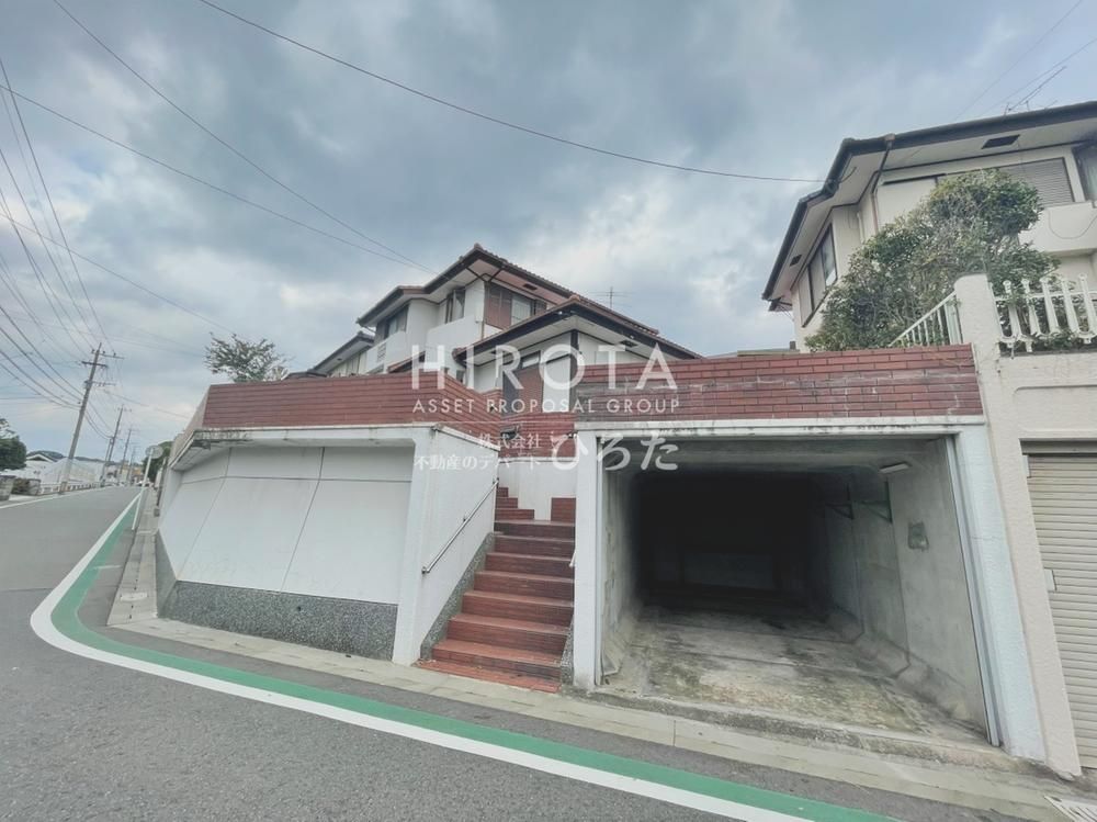 4LDK Detached House for Sale in Yahatanishi Ward, Kitakyushu - Thumbnail 2