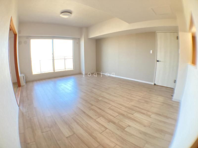 Renovated 4LDK Apartment in Chuo-ku, Sapporo - 107.35m2 - Thumbnail 3