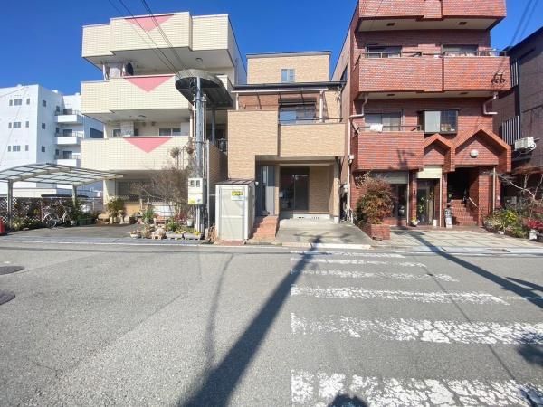 3LDK Detached House in Wakayama City Near JR Wakayama Station - Thumbnail 2