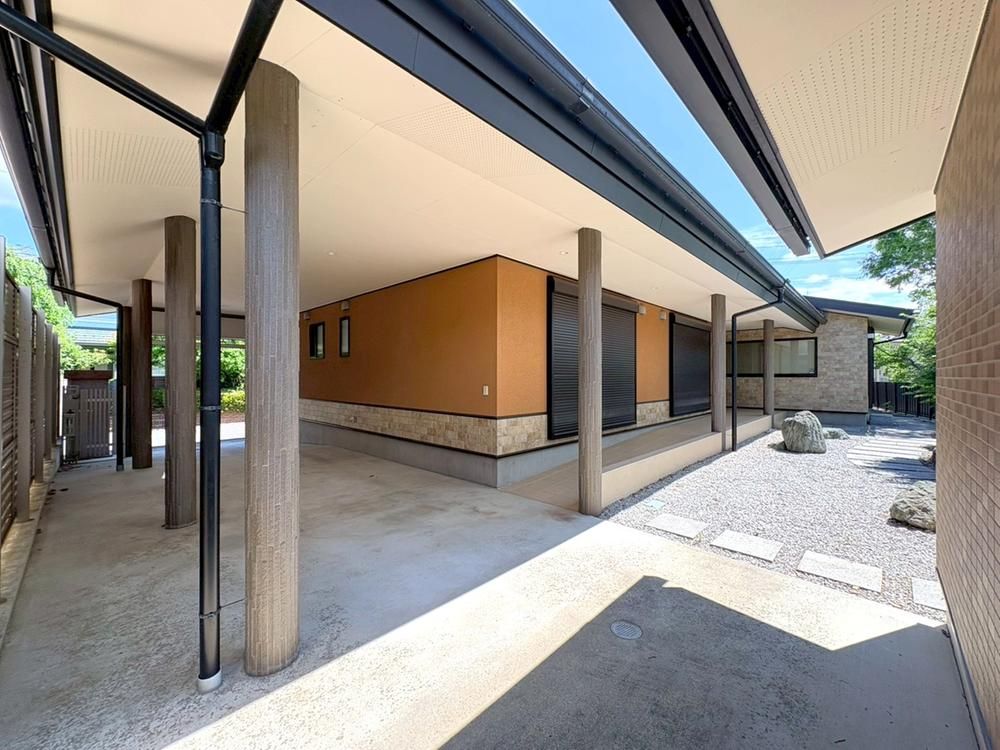 Spacious 4LDK Single-Story Home on Large Lot in Koriyama - Thumbnail 3