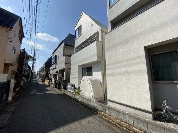 Modern 2LDK+S House for Sale in Musashino-shi, Tokyo - 86.11m2 - Thumbnail 4