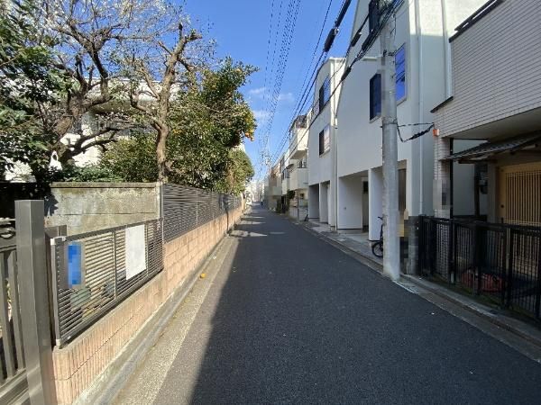 Modern 2LDK+S House for Sale in Musashino-shi, Tokyo - 86.11m2 - Thumbnail 3