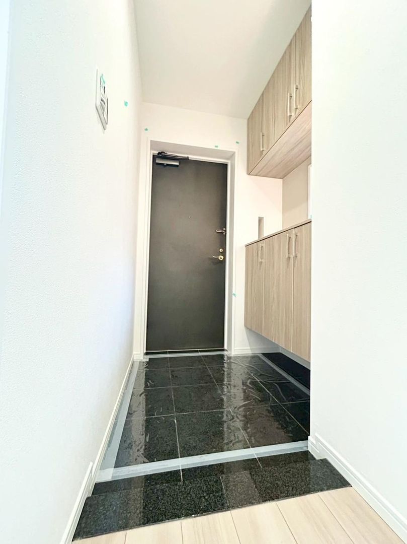 Fully Renovated 3LDK Corner Apartment in Takatsu-ku, Kawasaki - Thumbnail 2