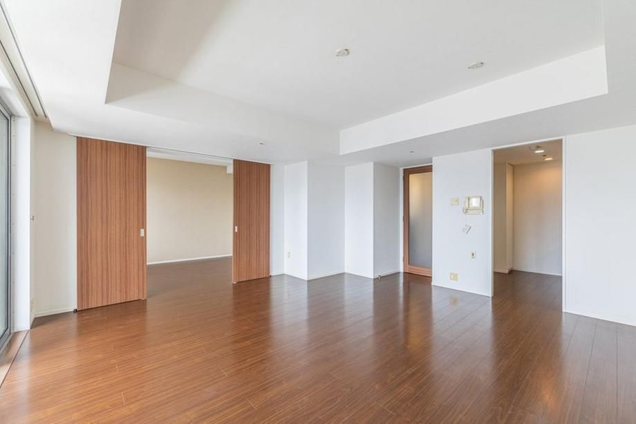 1LDK Apartment in Minato-ku, Tokyo for Sale at Shibaura Island Grove Tower - Thumbnail 3