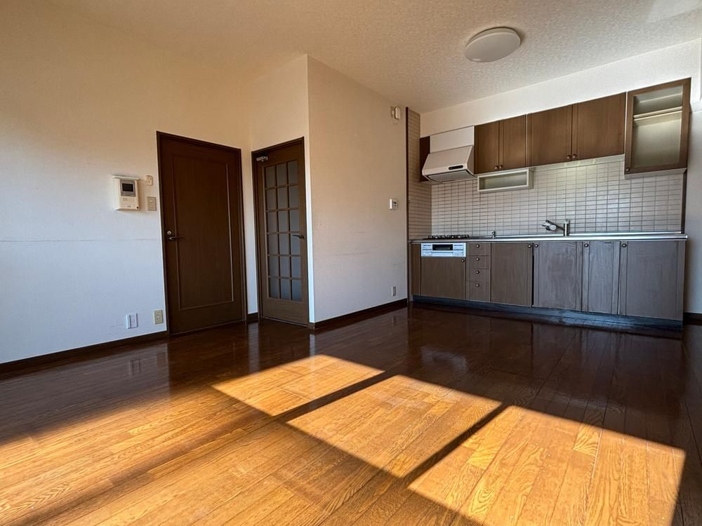 4LDK Apartment for Sale in Miyazaki City, Miyazaki - Thumbnail 3