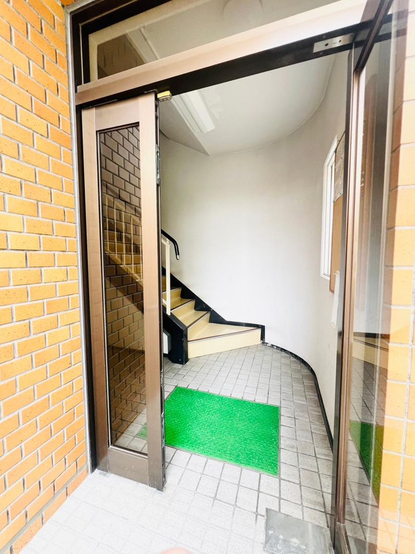 Renovated 2LDK Apartment for Sale in Sapporo Chuo Ward - Thumbnail 2