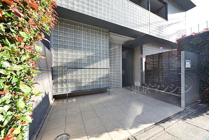 Renovated 1DK Apartment for Sale in Daikanyama Aobadai, Tokyo - Thumbnail 2