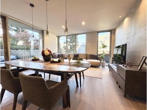 2LDK Apartment for Sale in Kami-Osaki, Shinagawa-ku, Tokyo - Thumbnail 2