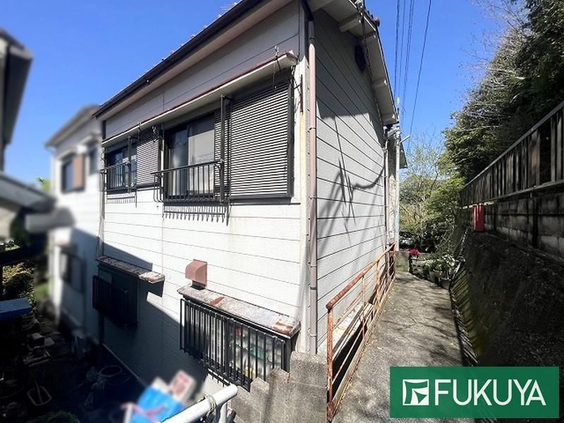 1DK Terrace House for Sale in Tarumi, Kobe - Ocean View - Image 1