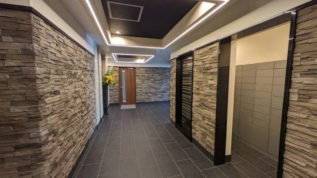 3LDK Apartment for Sale in Kochi City - 70.86m² Near Kochi Station - Image 1