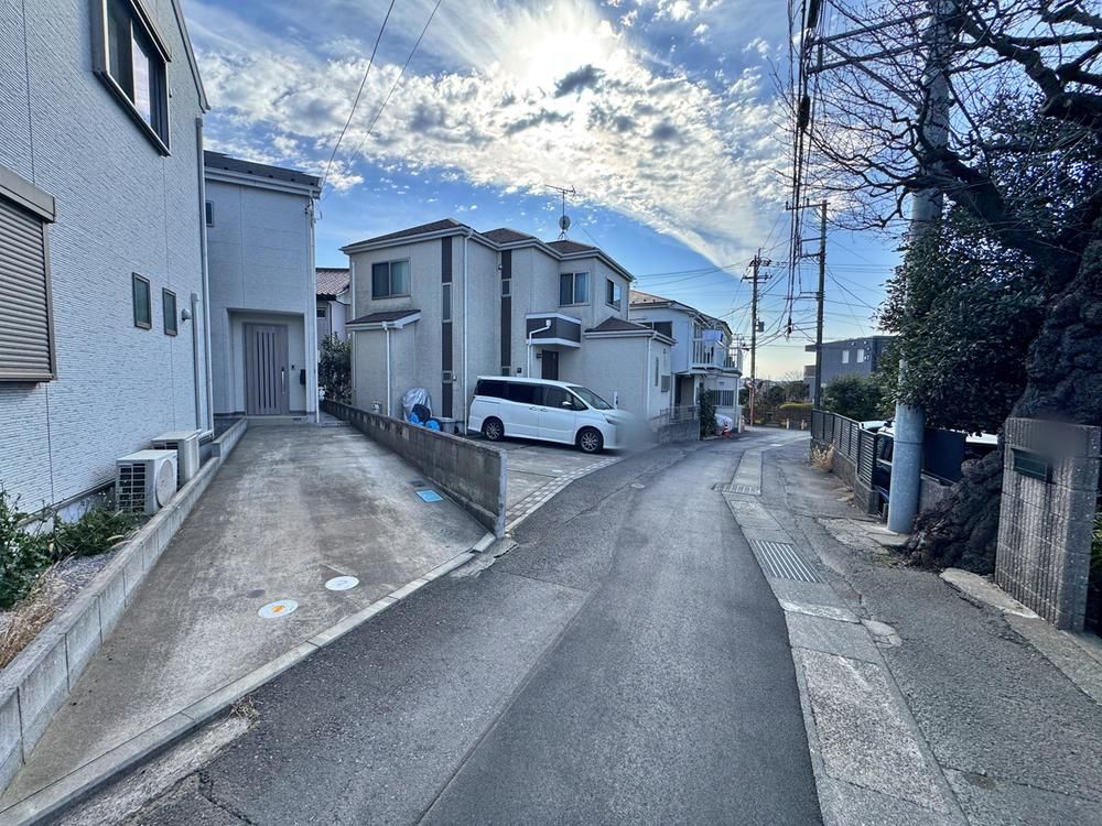 Modern 2LDK+S House for Sale in Kawasaki's Miyamae Ward - Thumbnail 2
